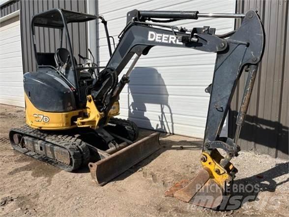 John Deere 27D Minikoparki