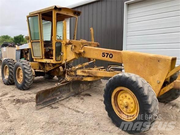John Deere 570 Równiarki