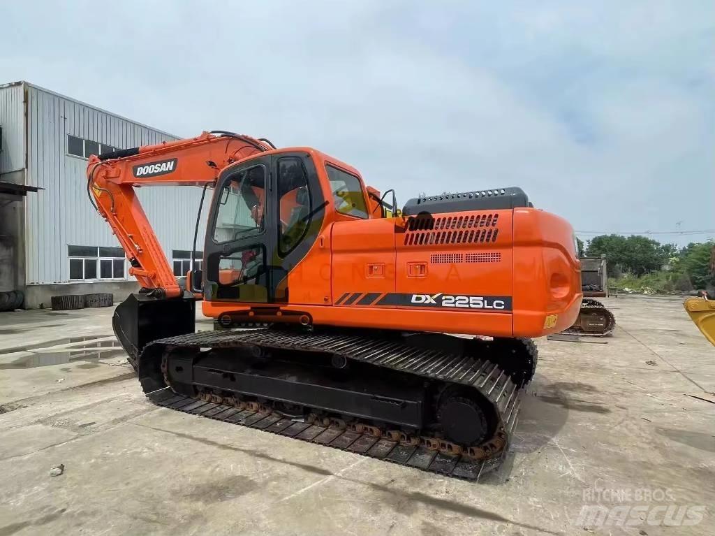 Doosan DX 225 LC Koparki gąsienicowe