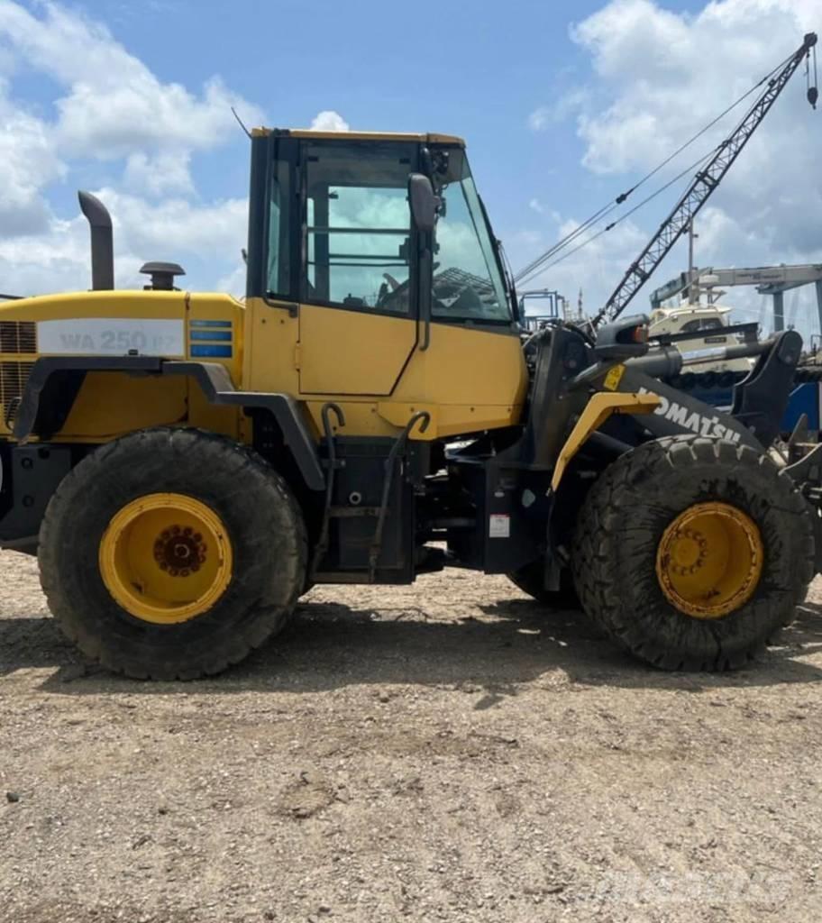 Komatsu WA 250 PZ-6 Ładowarki kołowe