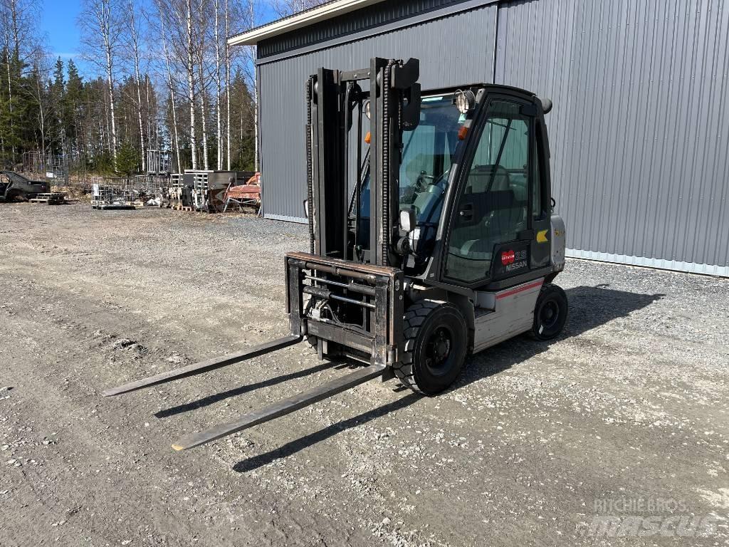 Nissan UD02A25P0 Wózki LPG