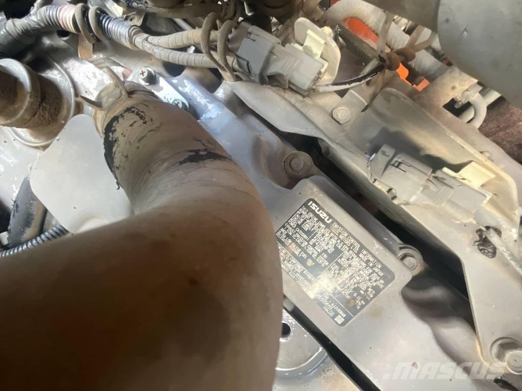 Hitachi ZX 135 US-6 Koparki gąsienicowe
