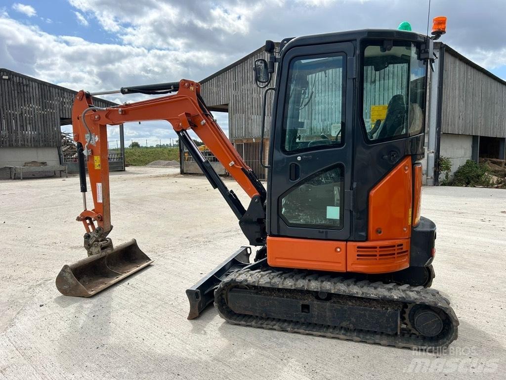 Hitachi ZX 26 U-6 Minikoparki