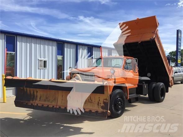 Ford F800 Piaskarki i solarki