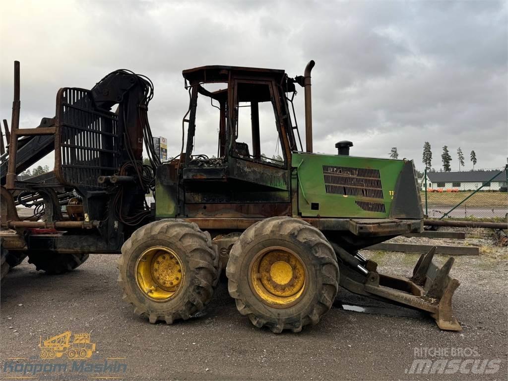 John Deere 1110D Forwardery