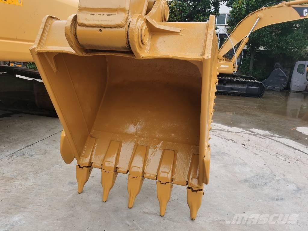 CAT 330 D Koparki gąsienicowe