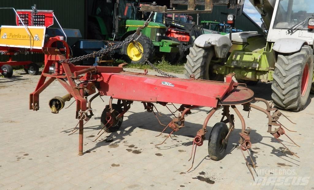 JF CR320 Zgrabiarki i przetrząsacze