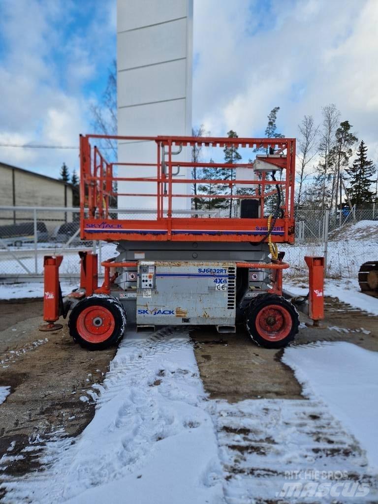 SkyJack SJ 6832 RT Podnośniki nożycowe