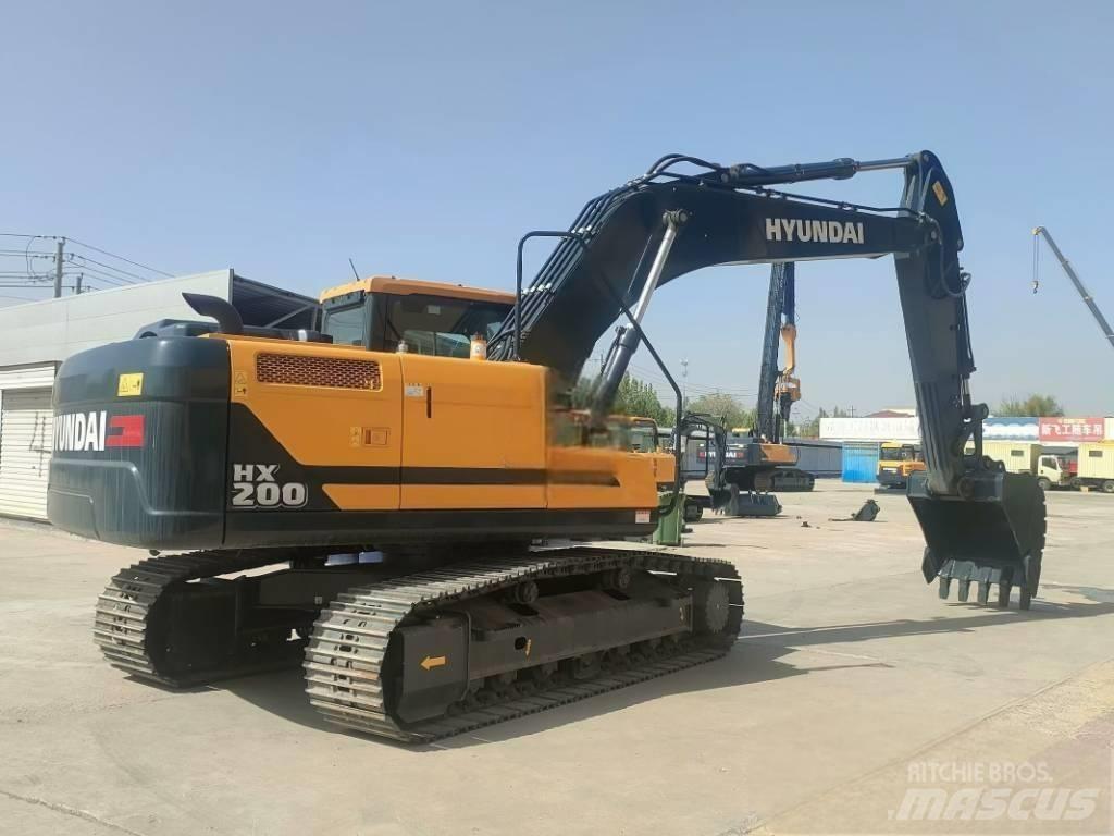 Hyundai HX 200 Koparki gąsienicowe