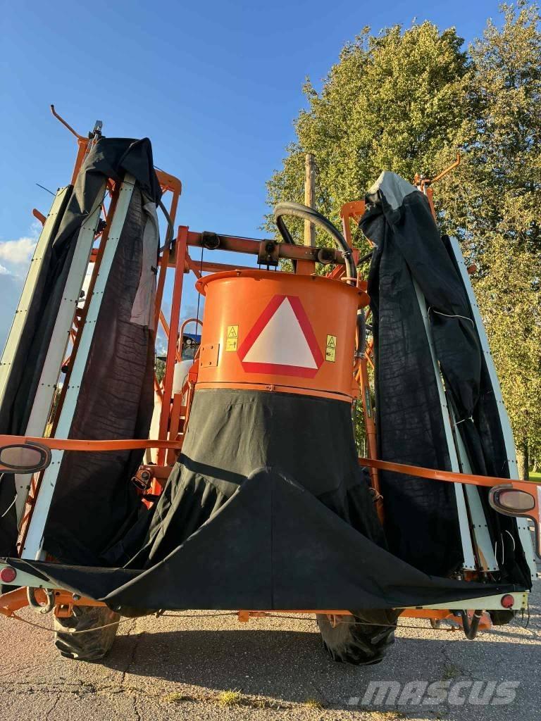 Jacto ADVANCE 3000 Opryskiwacze zaczepiane