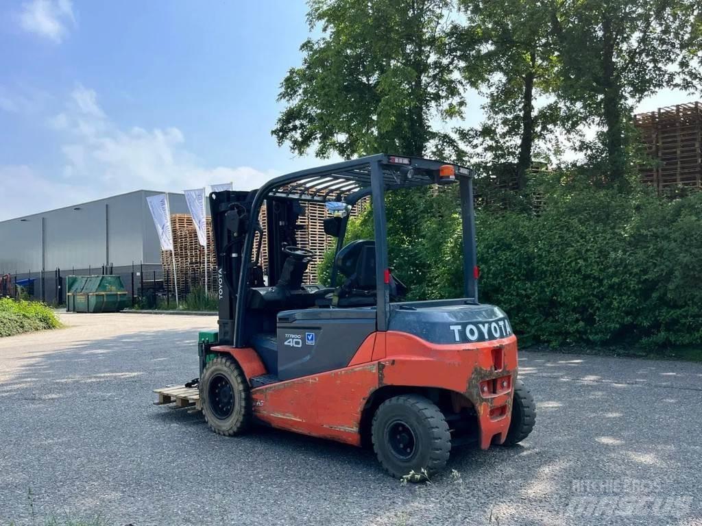 Toyota 8FBMT40 Wózki elektryczne