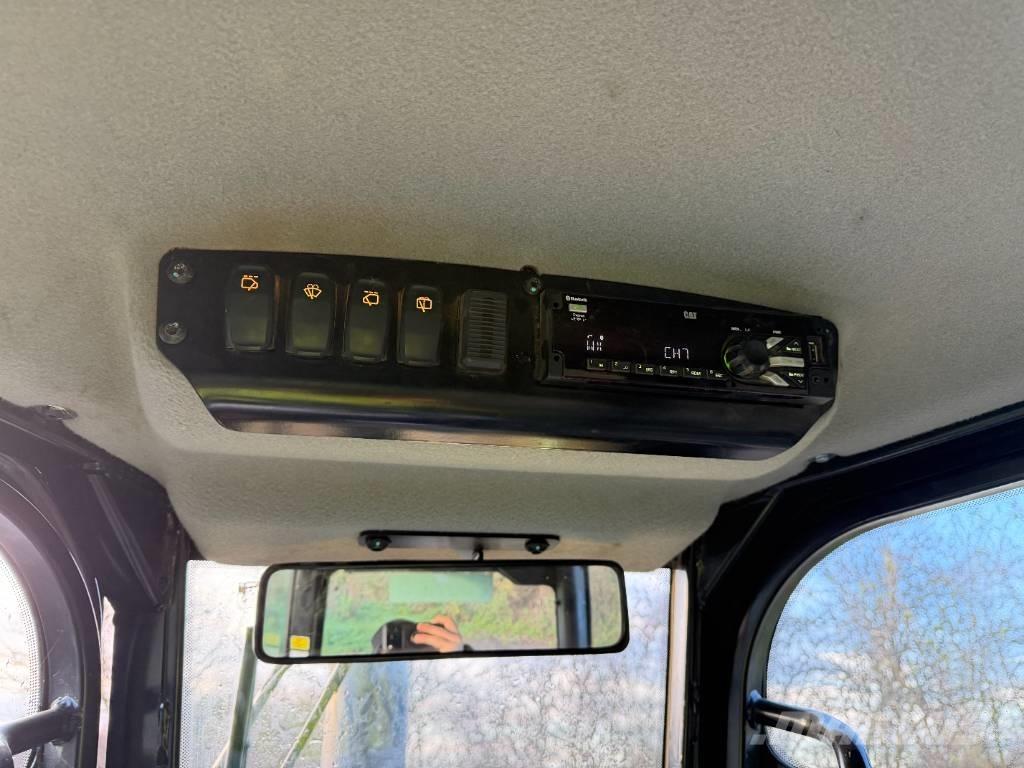 CAT D 4 K 2 LGP Spycharki gąsienicowe