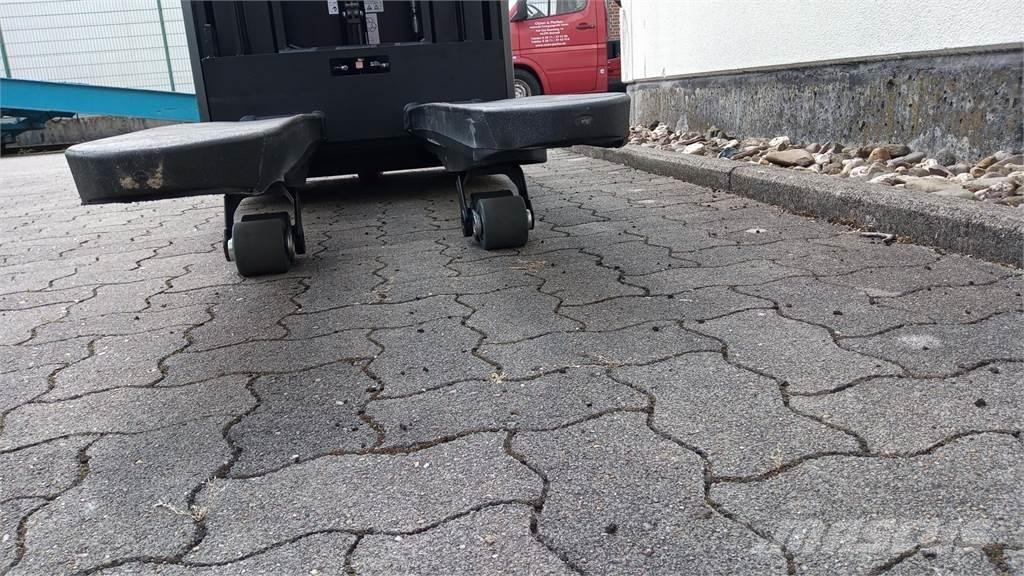 Toyota SWE160L Wózki widłowe unoszące z dyszlem