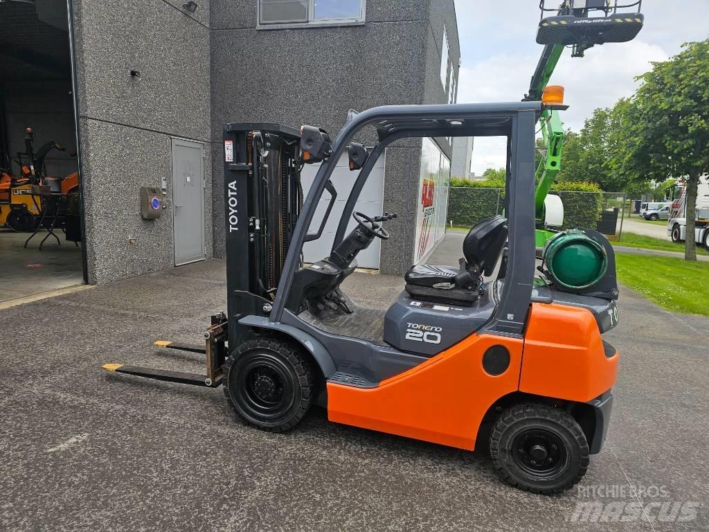 Toyota 02-8 FG F 20 Wózki LPG