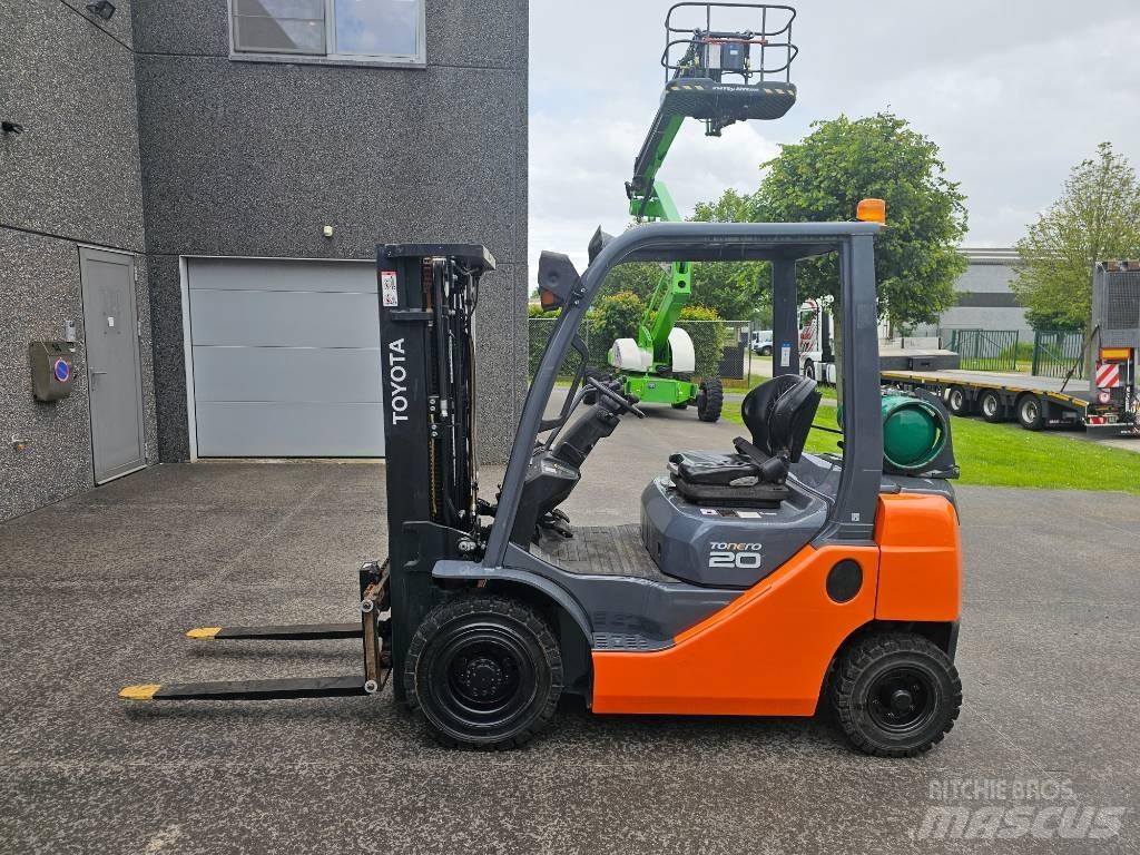 Toyota 02-8 FG F 20 Wózki LPG