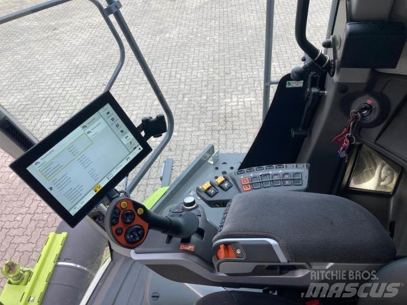 CLAAS LEXION 5400 Kombajny zbożowe