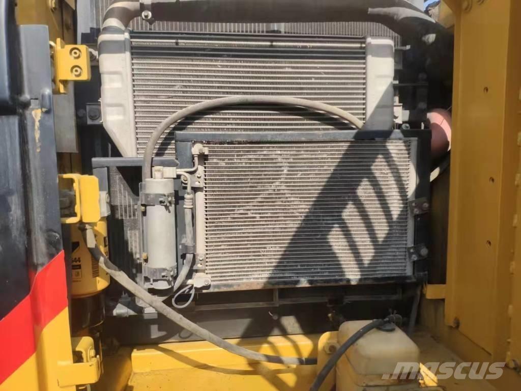 CAT 320 B Koparki gąsienicowe