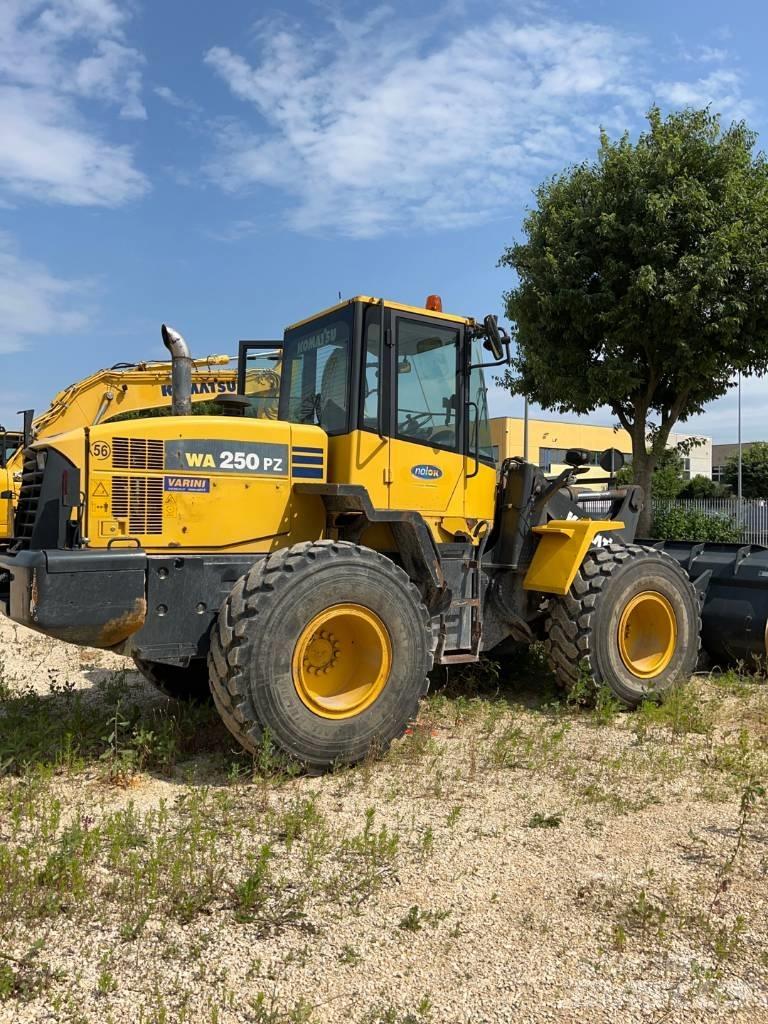 Komatsu WA 250 PZ-6 Ładowarki kołowe