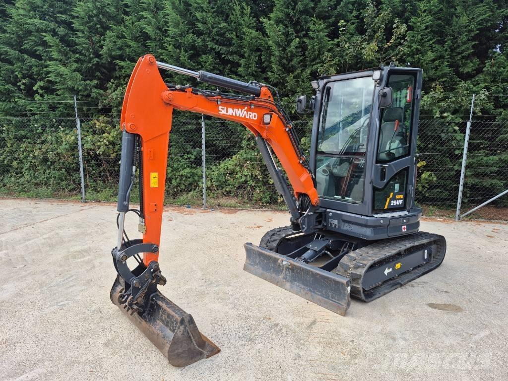 Sunward SWE 25 UF Minikoparki