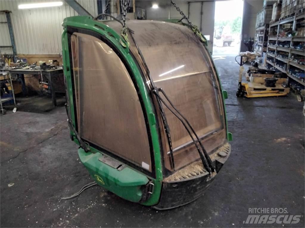 John Deere 1470G Kabiny i wnętrze