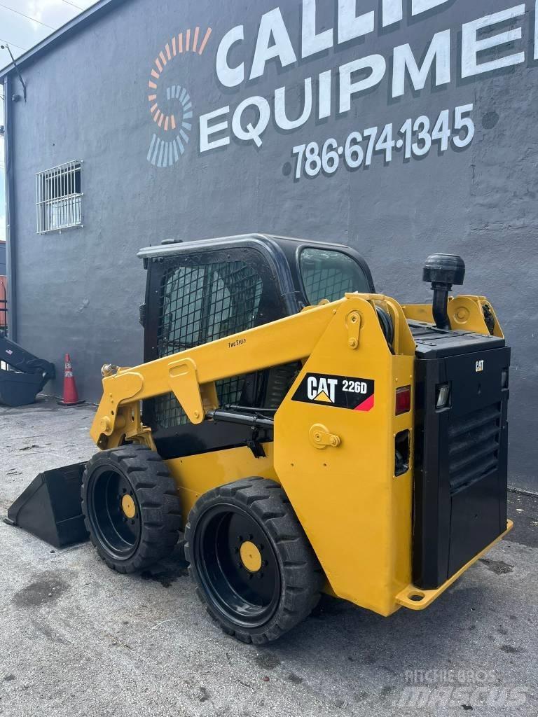 CAT 226 D Ładowarki burtowe