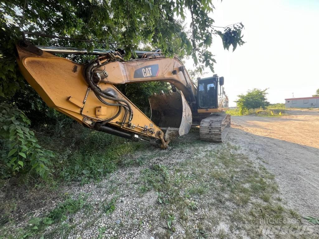 CAT 330 D Koparki gąsienicowe