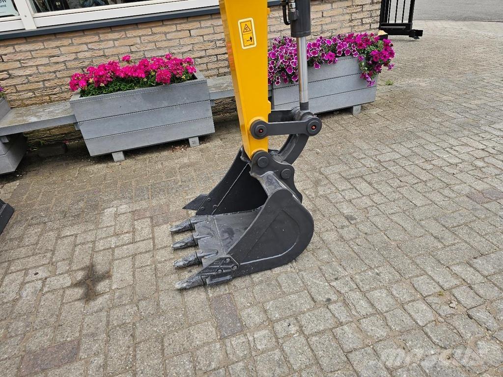 XCMG XE27U Minikoparki