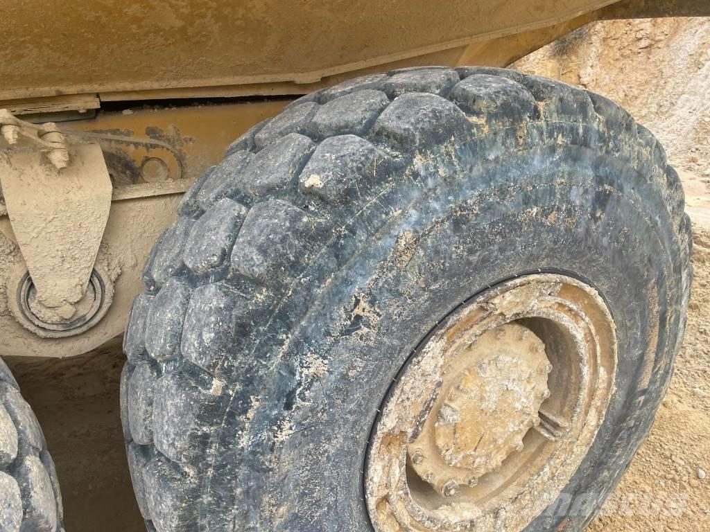 CAT 730 Wozidła przegubowe