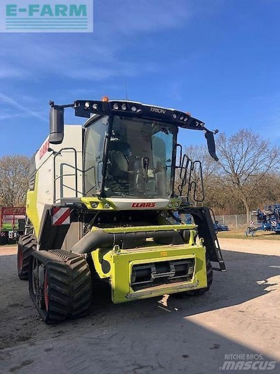 CLAAS trion 730tt Kombajny zbożowe