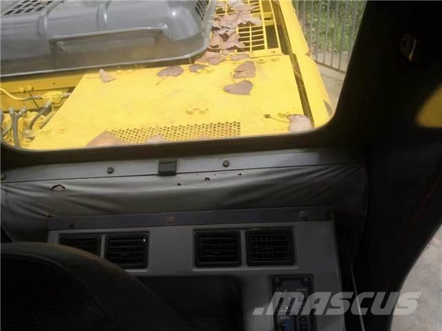 Komatsu pc200-6 Koparki gąsienicowe