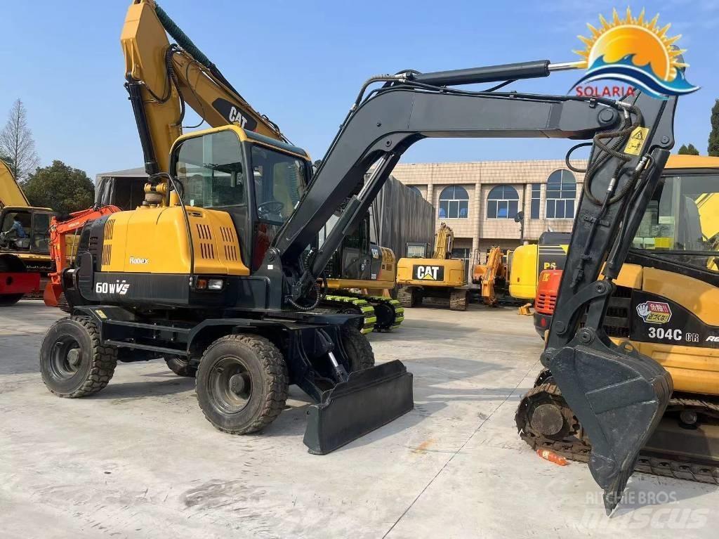 Hyundai R60W vs Minikoparki