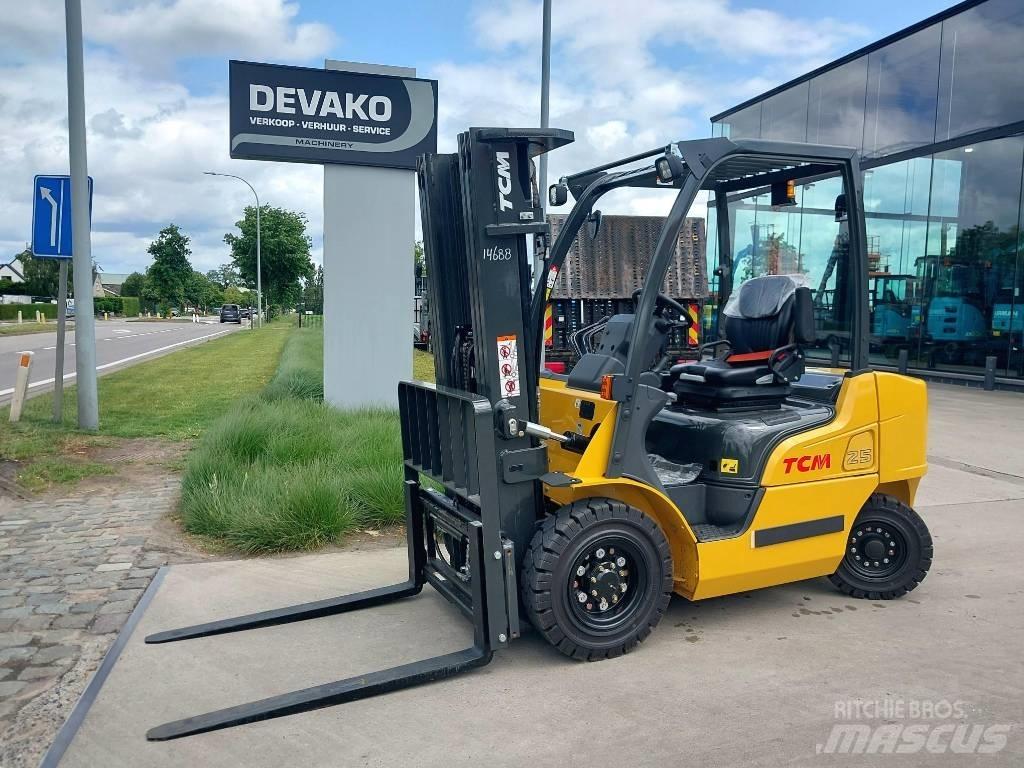 TCM FD25 E2  (*NEW) Wózki Diesla