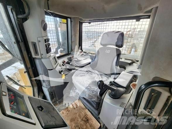 CAT D8T Spycharki gąsienicowe