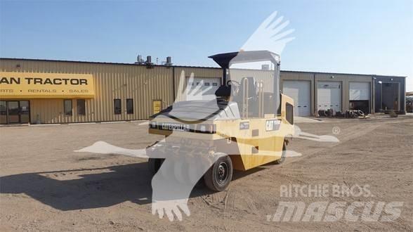 CAT PS-150C Walce ogumione