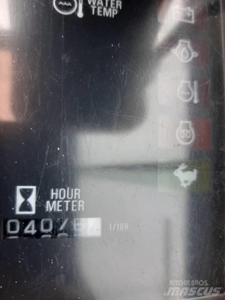Takeuchi TB016 Minikoparki