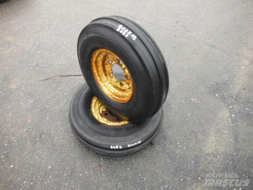 Dunlop 7.00X12 Opony, koła i felgi