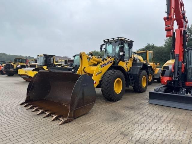 Komatsu WA 320 Ładowarki kołowe