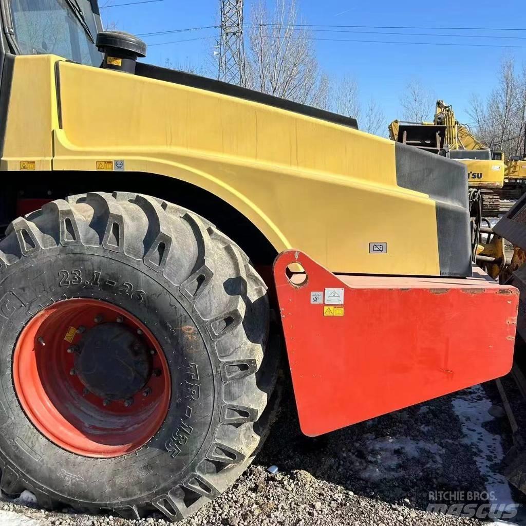Dynapack CA702 Walce jednobębnowe