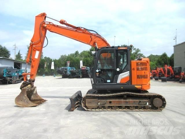 Hitachi ZX 135 US-7 Koparki gąsienicowe