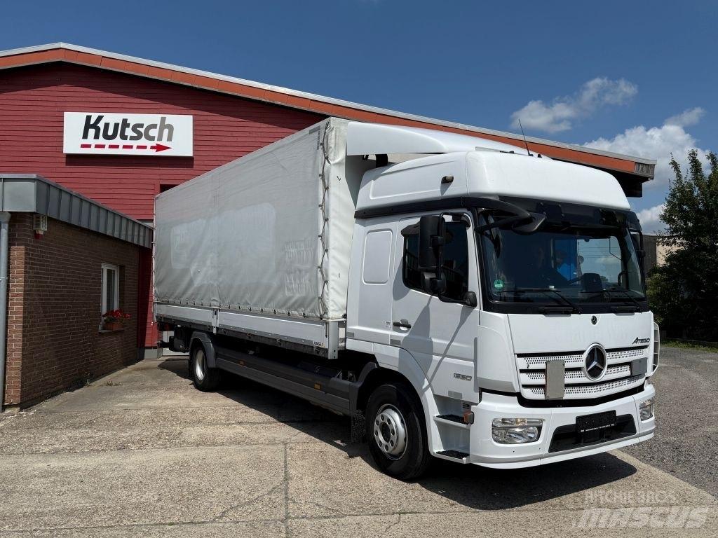 Mercedes-Benz 1530L Ciężarówki firanki
