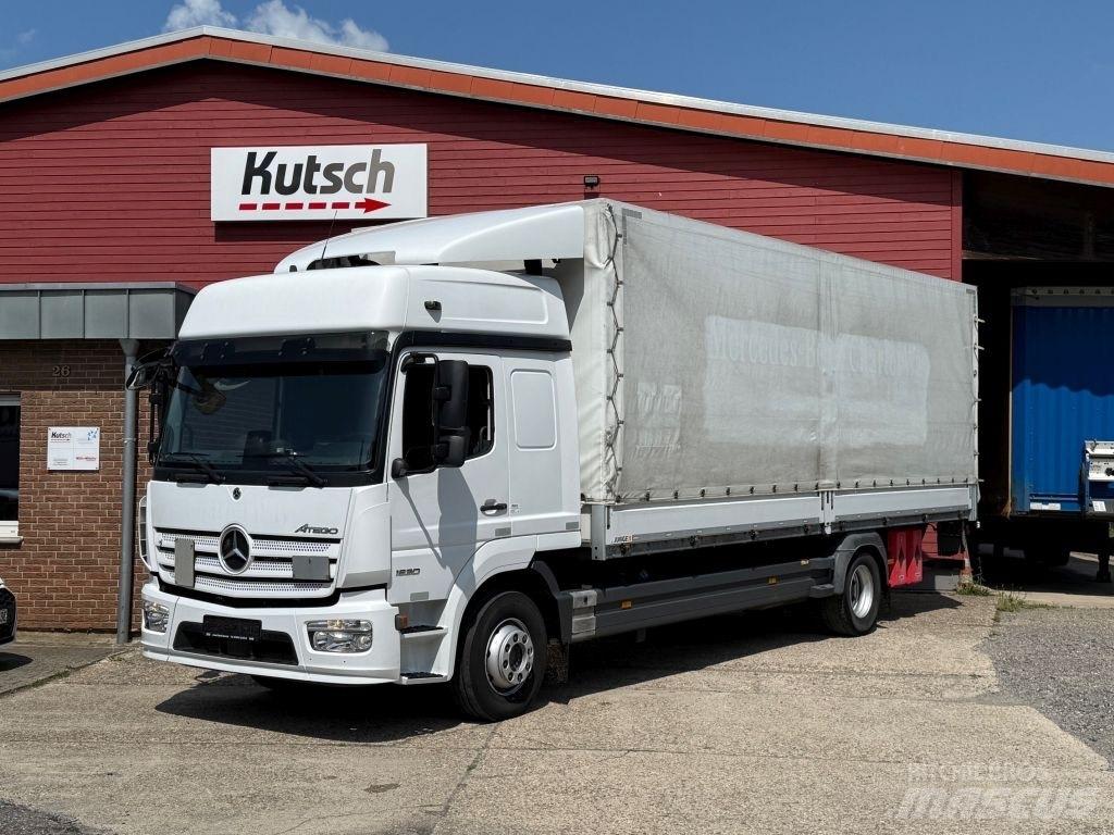 Mercedes-Benz 1530L Ciężarówki firanki