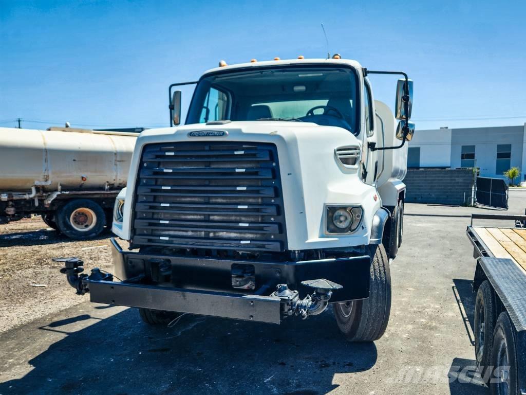 Freightliner 108 SD Polewaczki