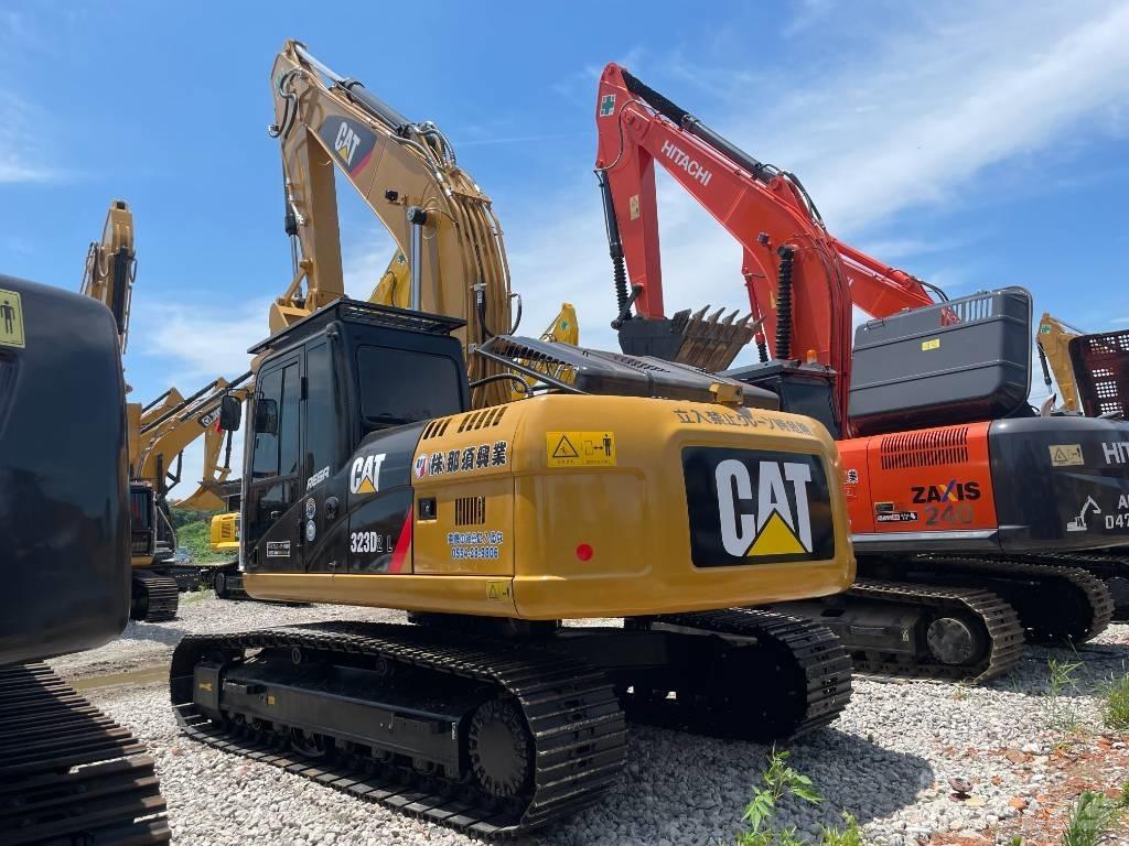 CAT 323D2 Koparki gąsienicowe