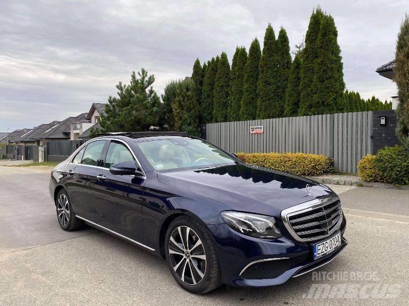 Mercedes-Benz E 300D Samochody osobowe