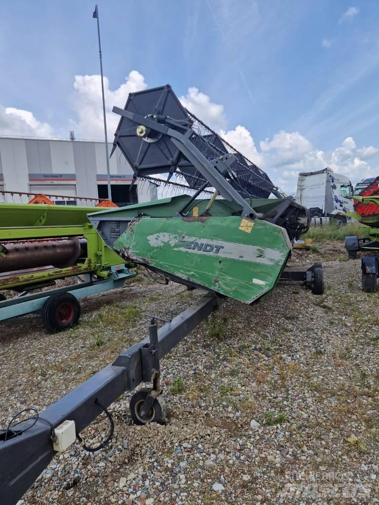 Fendt 8300 Kombajny zbożowe