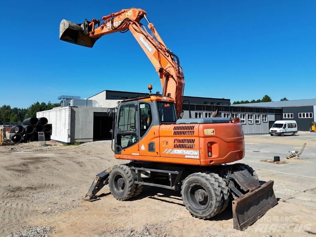Doosan DX 140 W Koparki kołowe