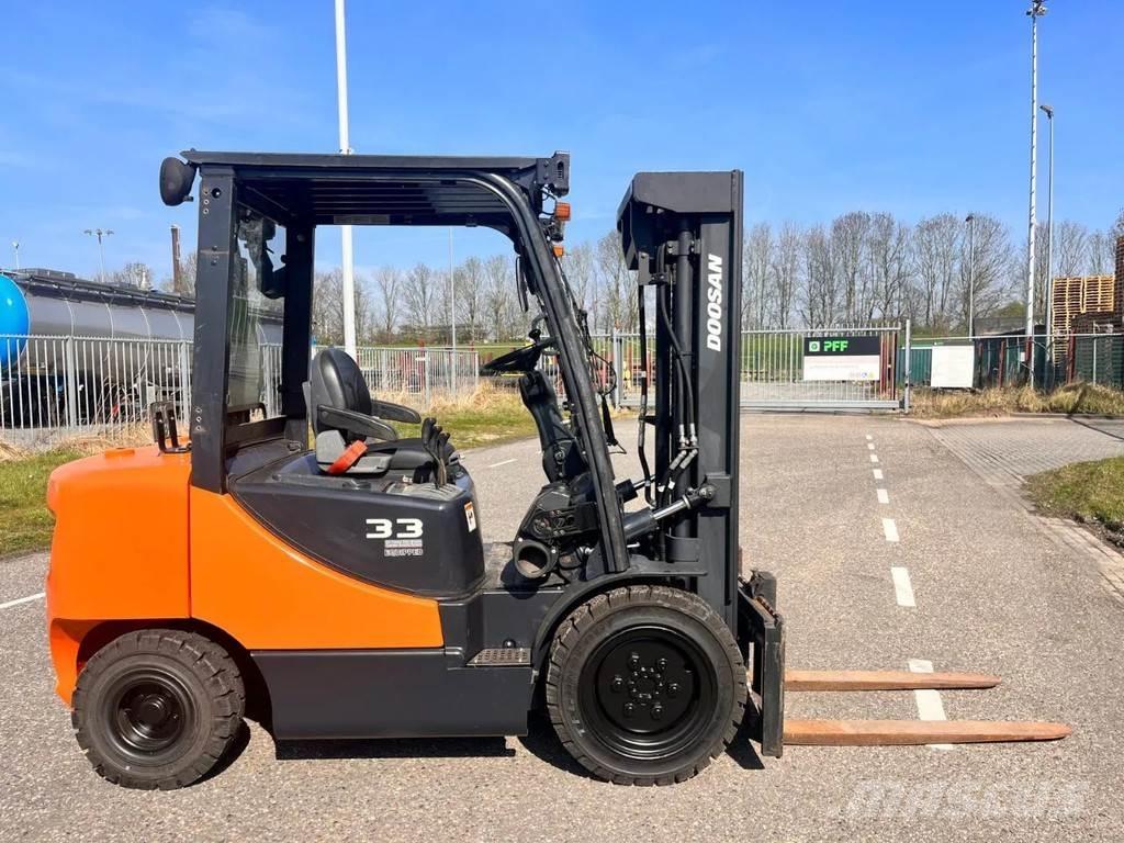 Doosan D33S- 7 Wózki Diesla