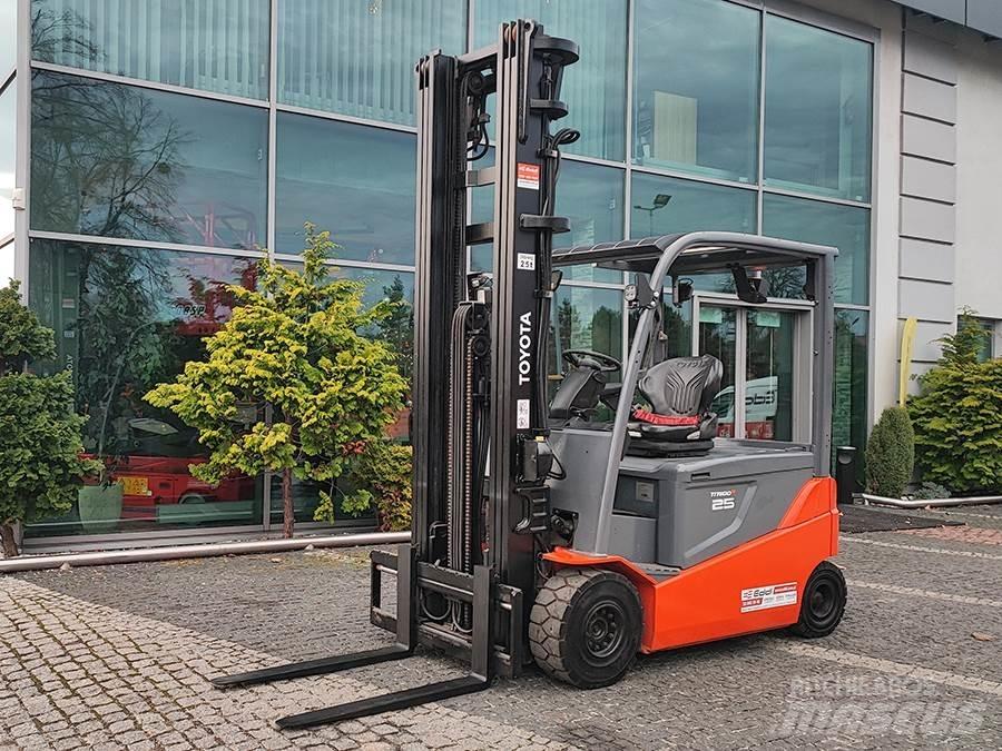 Toyota 8FBMT25 Wózki elektryczne