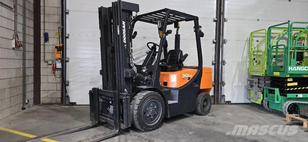 Doosan D 30 GP Wózki Diesla