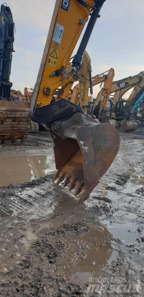 JCB JS 220 LC Koparki gąsienicowe